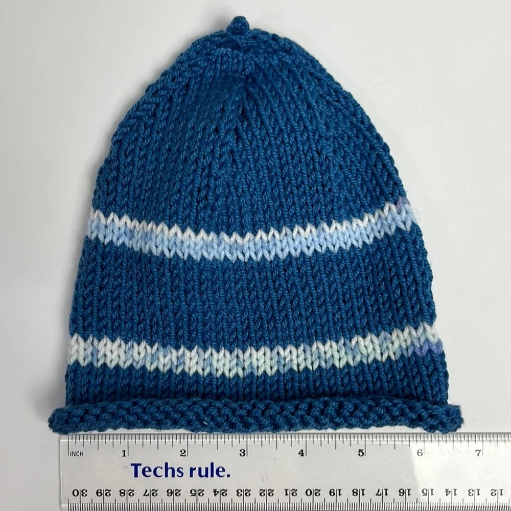 One of a kind gift. Lorraine hand knitted baby hats. NEW. 1610